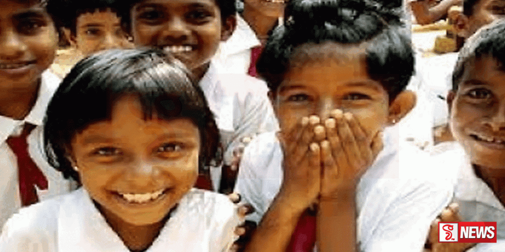 ජුනි මස 12 ට පෙර පාසල් ළමුන්ට නිල ඇඳුම් බෙදාදේ