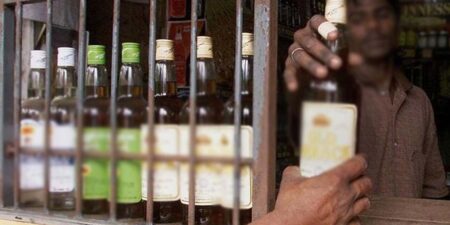 මත්පැන් බලපත්ර නිකුත් කිරීම වළක්වාලමින් ශ්රේෂ්ඨාධිකරණය විසින් අතුරු තහනම් නියෝගයක්