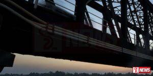 කල්ලඩි පාලමෙන් කලපුවට පැන කාන්තාවක් සියදිවි හානි කරගනී