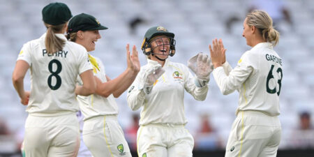 ඕස්ට්රේලියා හා එංගලන්ත කාන්තා කණ්ඩායම අතර තරගයේ පස් වන හා අවසන් දිනය අද