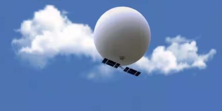 චීනයේ ඔත්තු බැලීමේ බැලූනය වෙඩි තබා බිම හෙලනවා