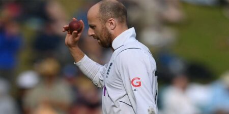 ජැක් ලීච්ට අළු බඳුනට ක්රීඩා කිරීමේ අවස්ථාව අහිමි වෙයි