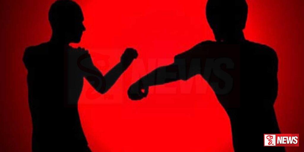 ටැක්ටර් රථයකින් ගමන් කළ පිරිසකට පහර දීමක්