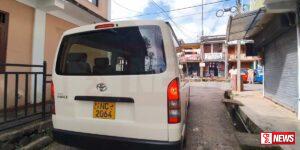 හැටන් කලාප  කාර්යාලයේ  වෑන් රථය බාහිර පුද්ගලයෙක් රැගෙන යයි