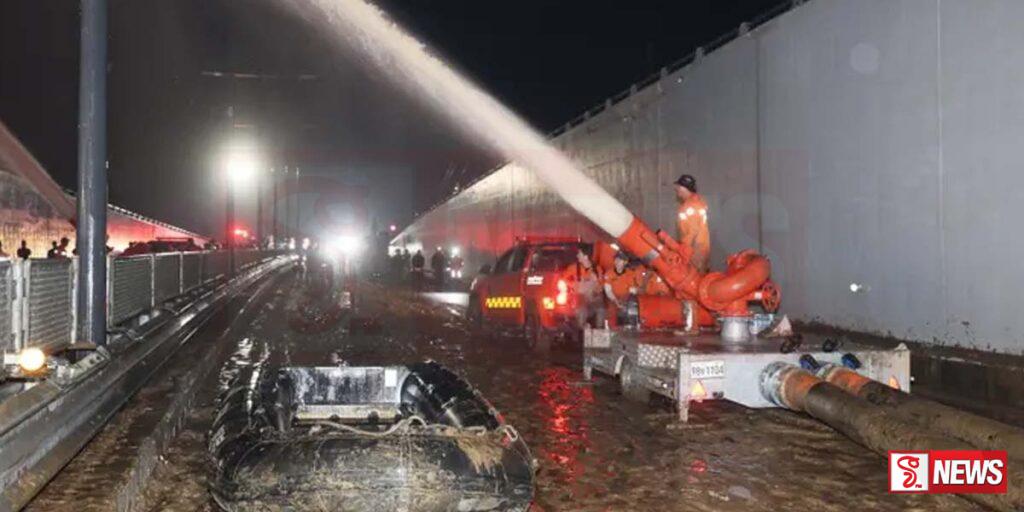 දකුණු කොරියාවේ උමං මාර්ගයක් ජලයෙන් යටවෙයි