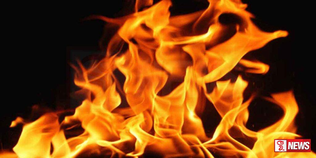 පොලිස් උප පරීක්ෂකවරයකුගේ යතුරුපැදියක් ගිනිතියලා