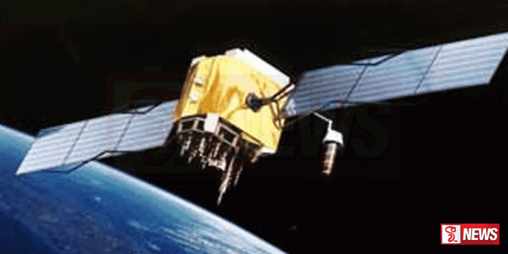 පෘථිවි කක්ෂයේ තිබූ ක්රියා විරහිත චන්ද්රිකාවක් පෘථිවියට කඩා වැටෙන්න සලස්වයි