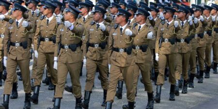 පොලිස් නිලධාරින් 20,000 ක පමණ හිඟයක්