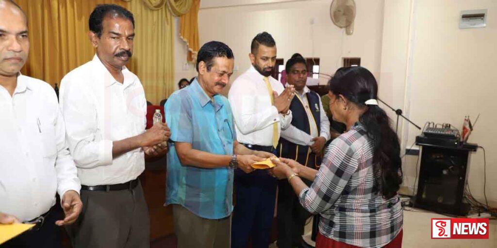 මධ්යම පේෂ කර්ම කර්මාන්තයේ නියැලෙන්නන් 365 ට නොමිලේ ඇස් කණ්නාඩි