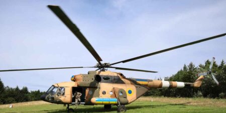 හෙලිකොප්ටර් යානා දෙකක් අනතුරට පත්වීමෙන් සෙබළුන් 6 ක් මරුට