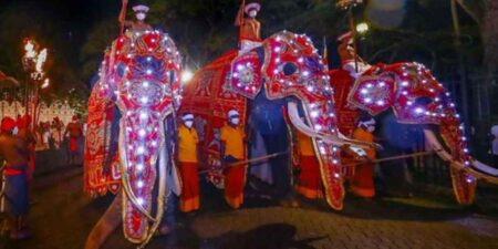 මහනුවර අවසන් රන්දෝලී මහා පෙරහැර අද