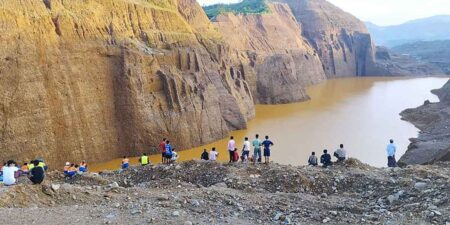 මියන්මාරයේ නාය යාමකින් 25 ක් මරුට