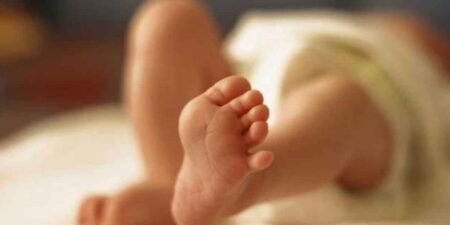 කාණුවක බිළිඳු මළ සිරුරක්