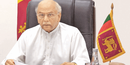 අගමැති යලි දිවයිනට