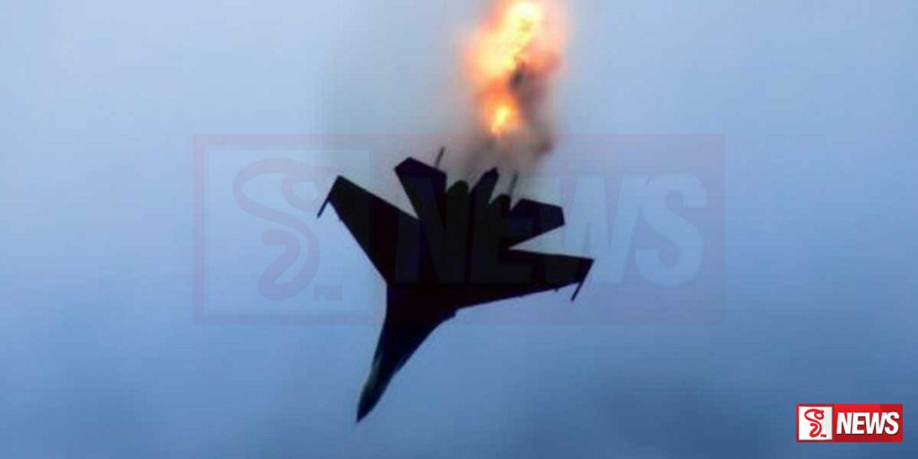 අධිවේගී මාර්ගයකට පෞද්ගලික ජෙට් යානයක් කඩා වැටෙයි