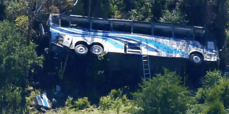 අමෙරිකාවේ බස් රථ අනතුරකින් පුද්ගලයන් දෙදෙනෙකු මරුට