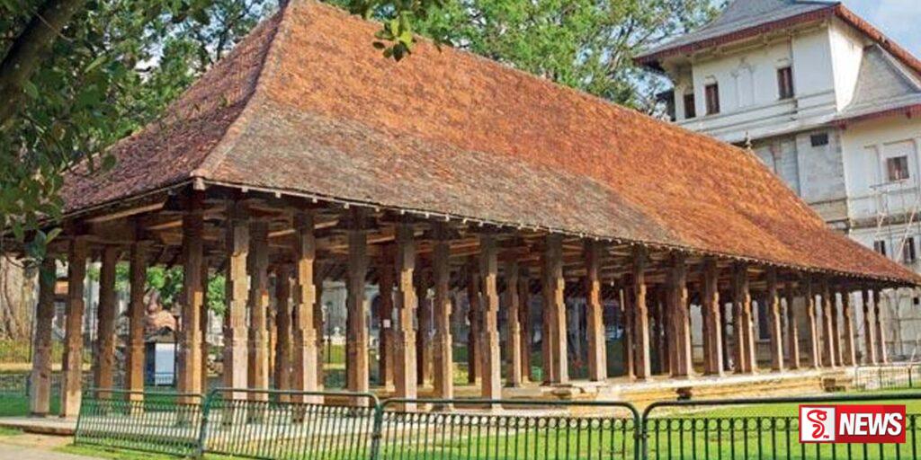 රාජකීය මඟුල් මඩුව සහ බීසෝ උල්පැන්ගේ සන්නස් පත්රයකින් ශ්රී දළදා මාලිගාවට