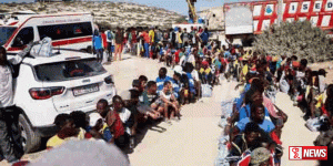 ඉතාලියේ ලම්පෙඩුසා දූපතට පැය 24ක් තුළ සංක්රමණිකයින් 7000ක්