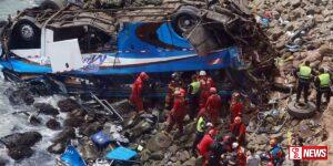 පේරු රාජ්යයේ සිදු වූ බස් රථ අනතුරකින් 24 ක් මියයයි