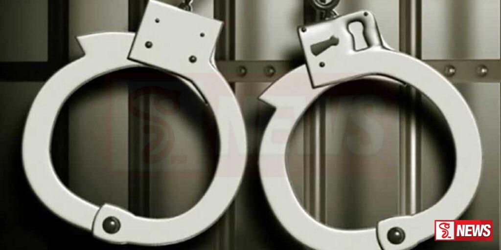 සුරාබදු නිලධාරියෙකුට පහරදුන් දෙදෙනෙකු අත්අඩංගුවට