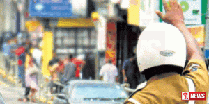 රියදුරන්ට පොලිසියෙන් විශේෂ දැනුම් දීමක්