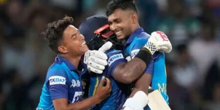 ශ්රී ලංකා කණ්ඩායම අවසන් මහා තරගයට සුදුසුකම් ලබාගනී