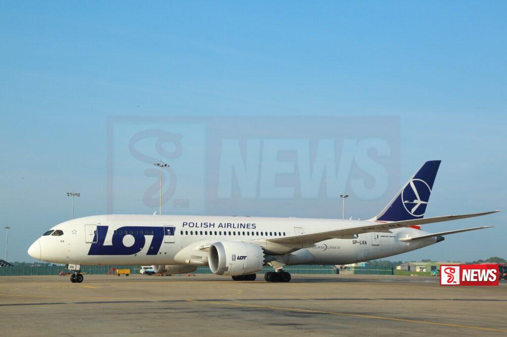 පළමු චාටර් ගුවන්ගමන.