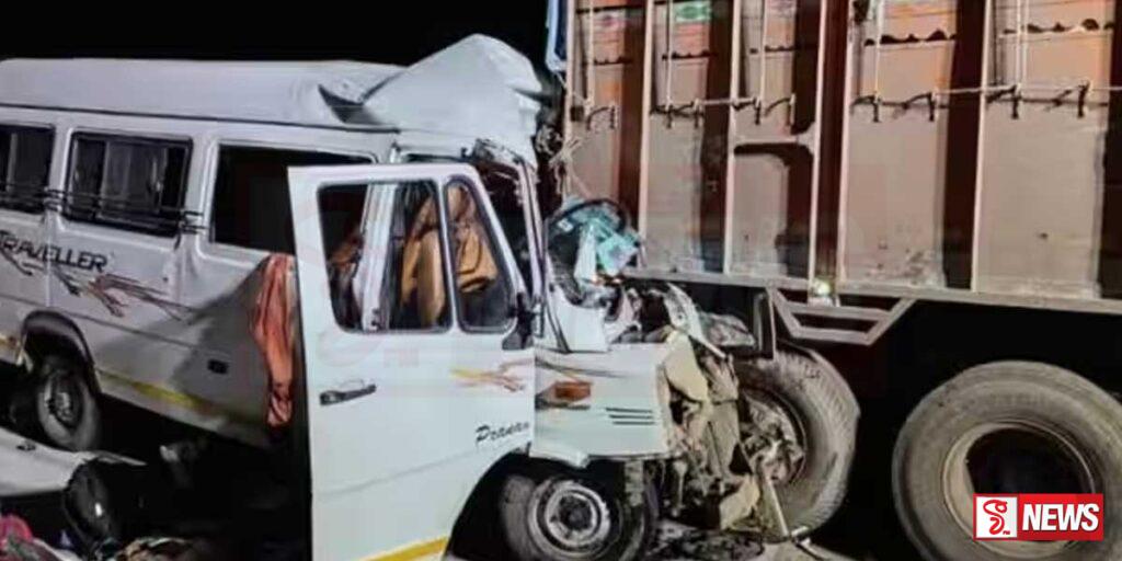 අධිවේගයේ අනතුරකින් 12ක් මරුට