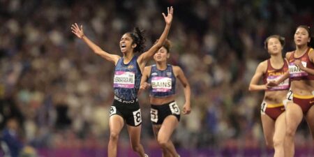 ලක්මව රනින් සැරසූ තරුෂිට ඉඩමක්