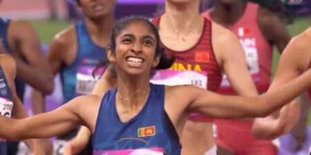 වසර 21කට පසු තරුෂි ලක්මව රනින් බබලවයි – Video