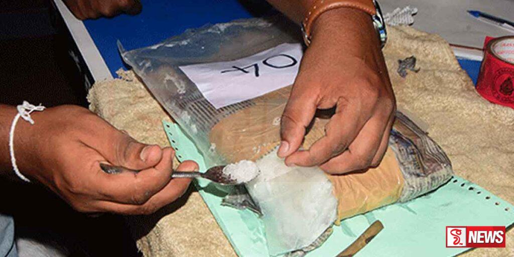 මත්ද්රව්ය තොගයක් නාවික හමුදා භාරයට