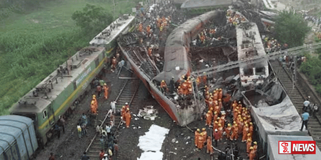 ඉන්දියාවේ දුම්රිය අනතුරකින් 09ක් ජීවිතක්ෂයට