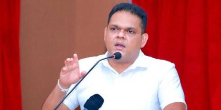 පොදුරාජ්ය මණ්ඩලීය සංවර්ධන කාර්යාලයේ නියෝජ්ය ප්රධාන ආර්ථික විද්යාඥ සහ මුදල් රාජ්ය අමාත්ය අතර හමුවක්