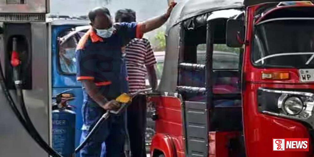 අඩුවුණු තෙල් මිල ගැන ජනතා අදහස් (වීඩියෝ)