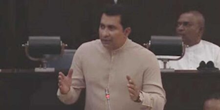 ඇමති රොෂාන්ට තර්ජන?