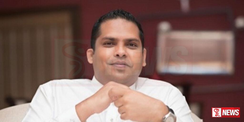 ලංකාව වගේම ලෝකෙම ඔයාට ආදරෙයි-ඇමතිගෙන් චමරිට පැසසුම් (වීඩියෝ)