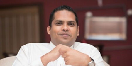 ලංකාව වගේම ලෝකෙම ඔයාට ආදරෙයි-ඇමතිගෙන් චමරිට පැසසුම් (වීඩියෝ)