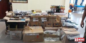 බදු නොගෙවා ගුවන් තොටෙන් බඩු පැන්නූ හතරක් අල්ලයි