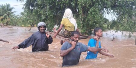 කැලණි ගඟ පිටාර ගලයි – කොළොන්නාව ජලයෙන් යටවෙයි (වීඩියෝ)