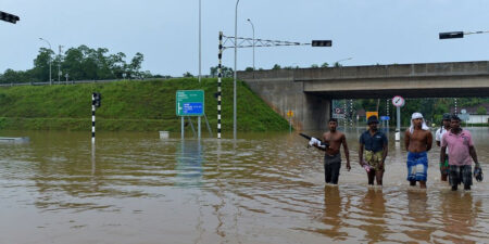 ප්රදේශ කිහිපයකට ගංවතුර අනතුරු ඇඟවීම්