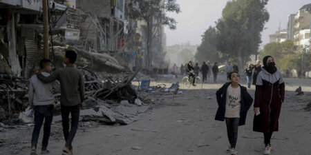 ගාසා තීරයට ආධාර ලබාදීමට නව මාර්ග දෙකක්