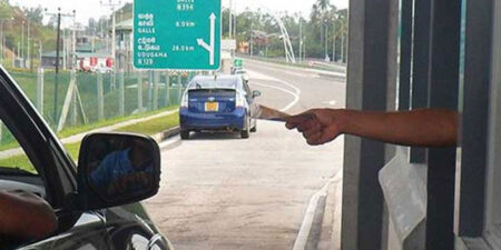 කොළඹ – කටුනායක අධිවේගී මාර්ගය විටින් විට තාවකාලිකව වැසෙයි