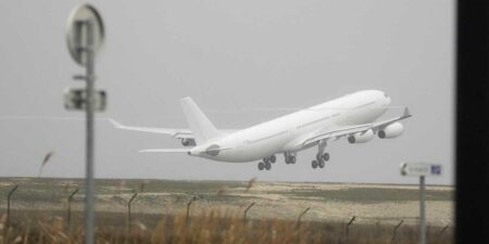 ඉන්දියාවේ ගුවන් යානයකට බෝම්බ තර්ජනයක්