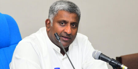 “අපේක්ෂකයො අතරෙන් හොදම කෙනා රනිල්”-ප්රසන්නත් රනිල්ගෙ පැත්තට හැරෙයි?