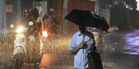 අදත් පස්වරුවේ තද වැසි