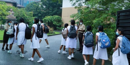 පාසල් නිවාඩු හෙටින් ඇරඹේ