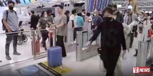 වීසා නිකුත් කිරීම ඉන්දියානු සමාගමකට? එල කොල්ලෙක් ගුවන්තොටුපොළේ තනියම ගේම ඉල්ලයි! (වීඩියෝ)