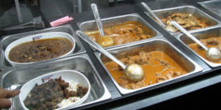 අවුරුදු සමයේ කෑම ගද්දි පරිස්සමෙන්-මෙන්න පණුවොත් එක්ක මාට්ටු වුණ දේ