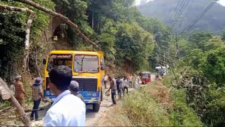 නෝටන්බ්රිජ් ශ්රි පාද මාර්ගයේ ගමනා ගමන කටයුතු යලි යථා තත්ත්වයට