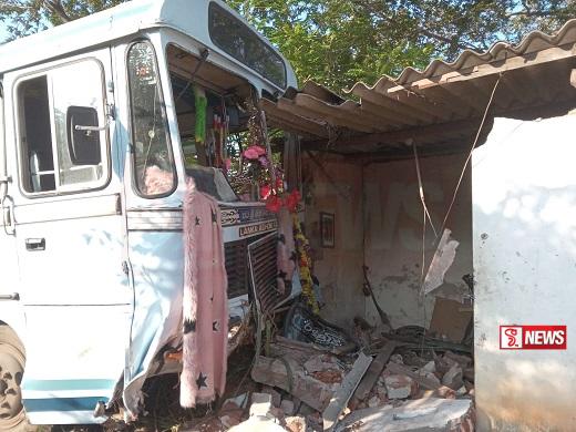 රියදුරු රෝගී වීමෙන් බස් රථයක් අනතුරට